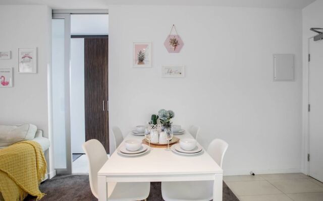 New Renovated & Cozy Apt Closes To Southern Cross