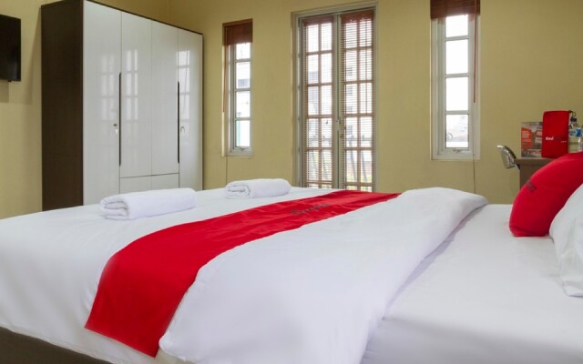 RedDoorz @ Malabar Street