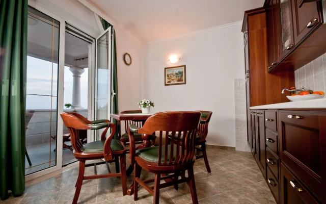 Barba Petra Dvori Apartments