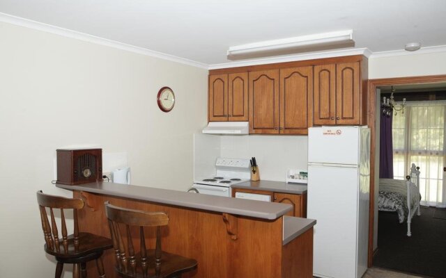 Halls Gap Log Cabins