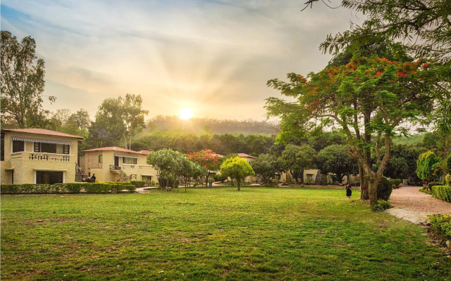 Manu Maharani Resort Corbett