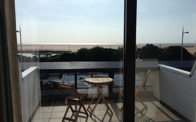 Dalmeny Resort Hotel