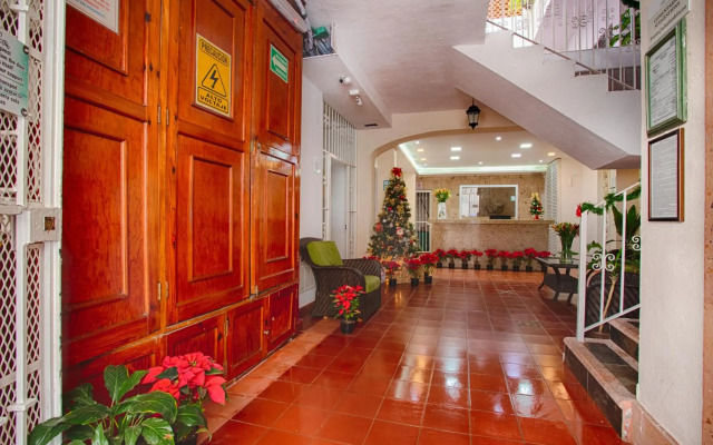 Suites Plaza del Rio - Family Hotel Malecon Centro