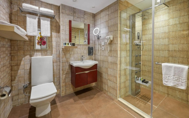 Golden Park Hotel