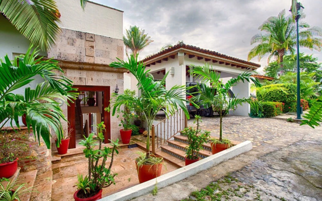 Ventanas al Mar 4 BR by Casago