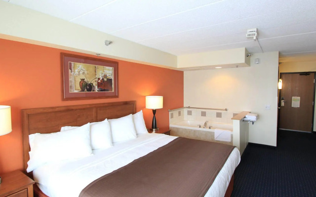AmericInn by Wyndham Cedar Rapids Airport