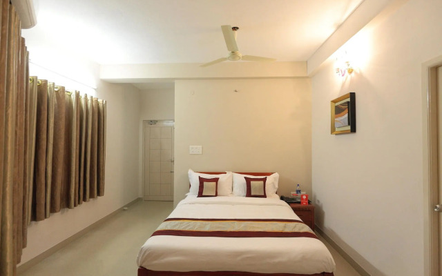 Royce Ebony by OYO Rooms