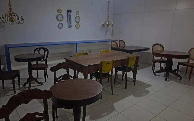 Mangue Oranje Hostel