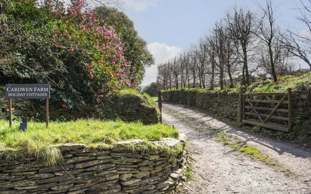 Lily Cottage