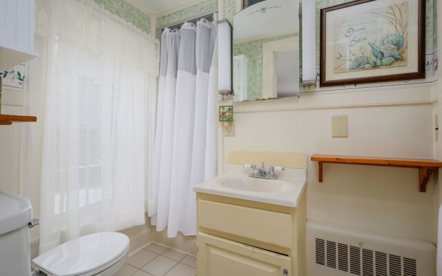 Isaiah Hall Bed & Breakfast Inn