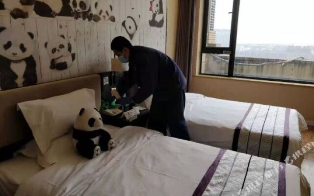 Super 8 by Wyndham Chengdu West Near Bai Cao Lu Subway Station