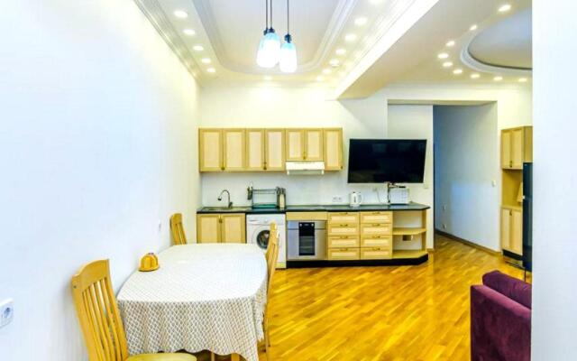 7 Bedroom Apartment on LEYLEK - Nİzami st.