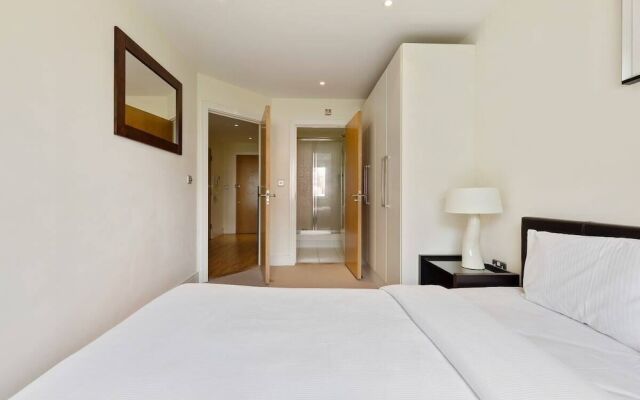 Stunning 2 Bed Apt W/balcony nr Islington