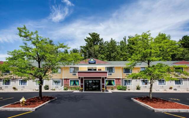 Days Inn & Suites by Wyndham Stevens Point