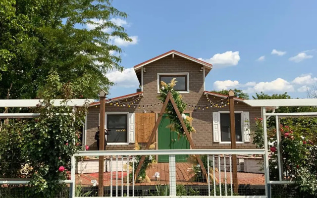 Творческий глэмпинг Скворечник