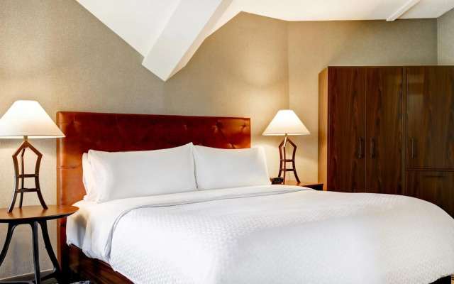 Four Points by Sheraton St. Catharines Niagara Suites