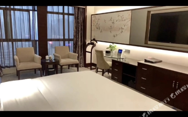 Jinlong Yufeng Hotel