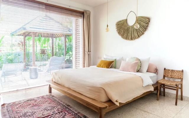 Modern Private Villa, 2 BR, Canggu With Staff
