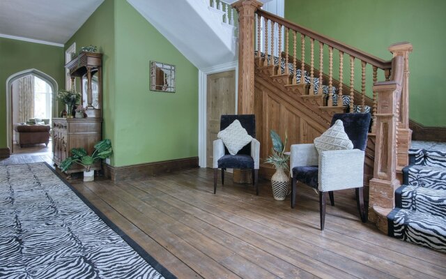 Hill House Country Estate - Princes Gate