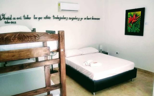 Basilica Hostal y Cafe - Hostel