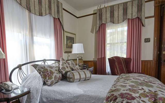 Victoria's Historic Inn