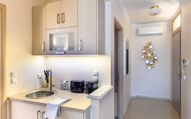 Villa Filoxenia - by the sea - up to 12 guests