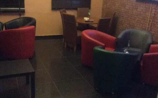 Cristabol Place Hotel