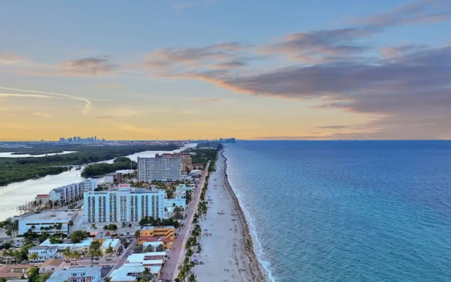 Beach Escape Corner Apartment