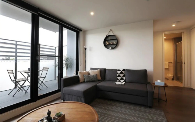 Stylish And Modern 2 Bedroom Melbourne Retreat