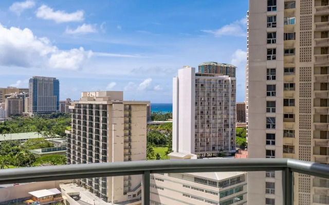 Allure Waikiki 2 Bedroom Condo by RedAwning