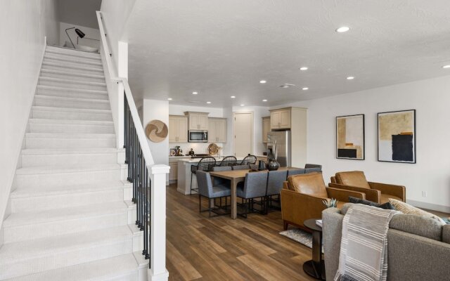 Sun-kissed Retreat 9 Bedroom Home