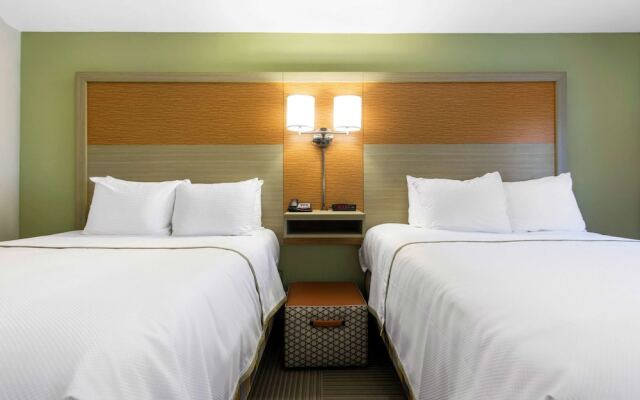 Country Hearth Inn & Suites - Columbia