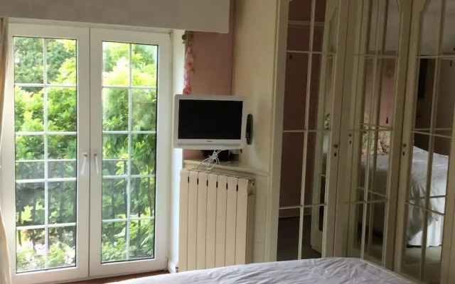 Holly House Bed & Breakfast