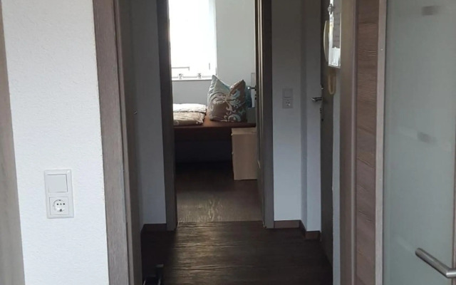 Ferienwohnung Dresden-Neustadt mit Parkplatz im Hof , Balkon ab April 2023