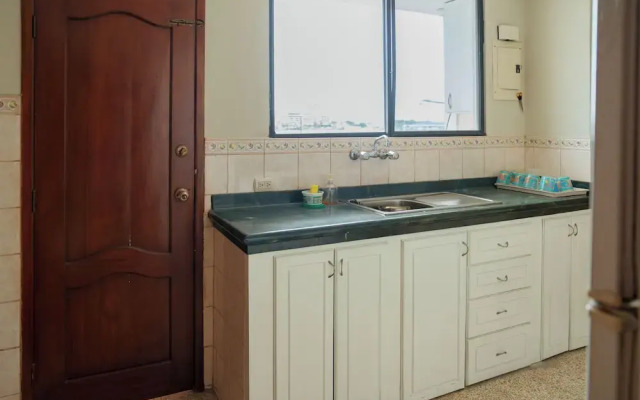 Captivating 4-bedroom Apartment in Salinas