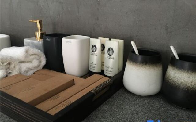 Wutong Banshan Hostel