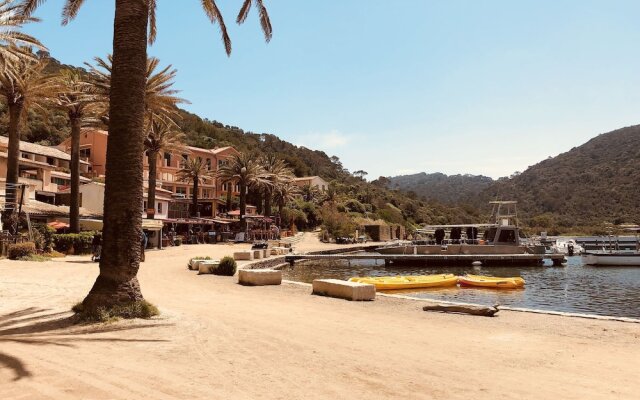 Cozy Holiday Home in Cogolin With Heated Pool