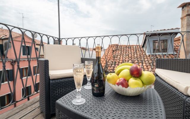 Ve.NI.Ce Cera Casa Dolce Vita