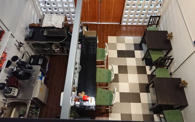 Hybrit Hostel & Cafe