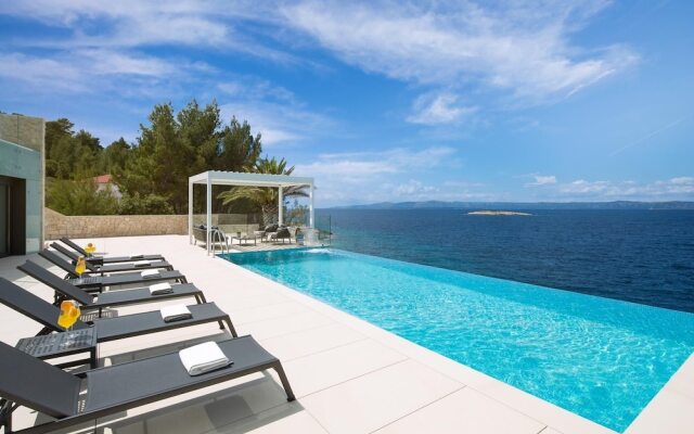 Luxury Villa Palma de Korkyra with Pool
