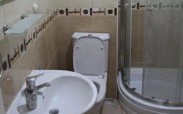 Kinzi House Apart Hotel