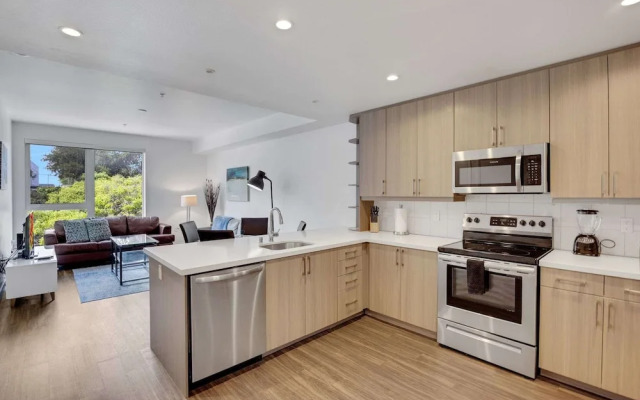 Stylish 1BR Family Apartment by Dtla