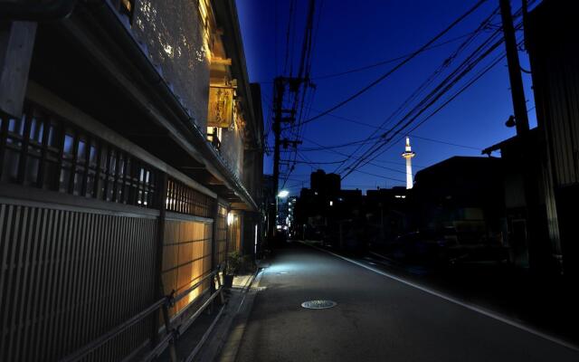 Traditional Kyoto Inn serving Kyoto cuisine IZUYASU