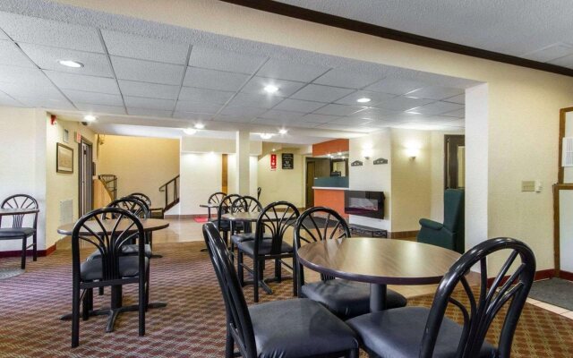 Econo Lodge Madison East