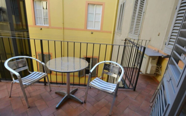Immaculate 2-bed Apartment in Firenze