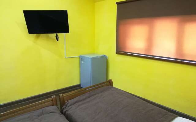 Art Garden Hostel and Tours