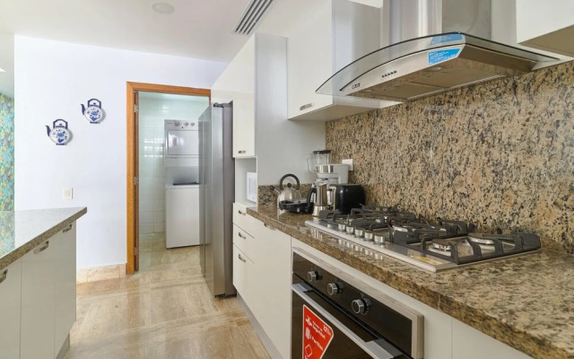 Beach Condo w Amazing View A-103 Costa Atlantica