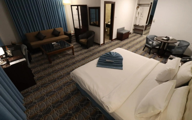 Larsa Hotel