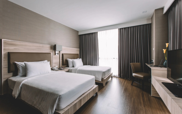 Adelphi Suites Bangkok