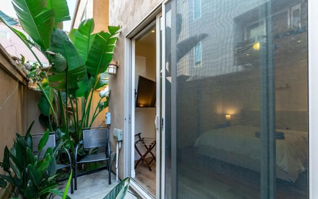 The San Diego Studio - Free Parking